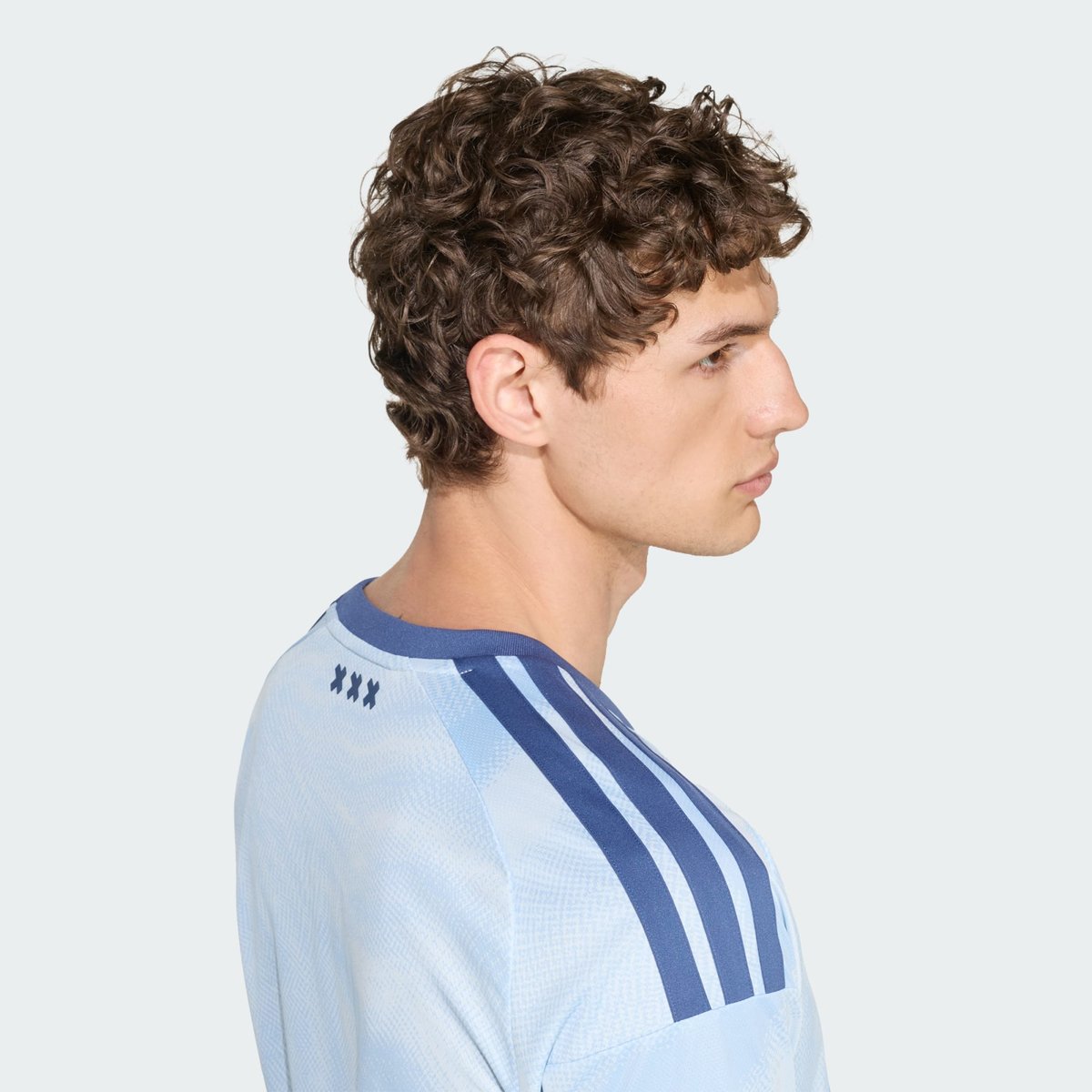 Maillot Third Ajax Amsterdam 26/27 Maillot Third Ajax Amsterdam 26/27 crystal sky / glow blue, adidas Performance