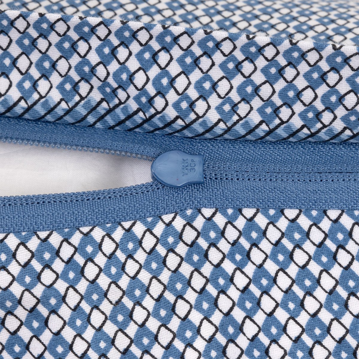 Taie d'oreiller en satin de coton bleu, LOGAN denim, BOSS HOME