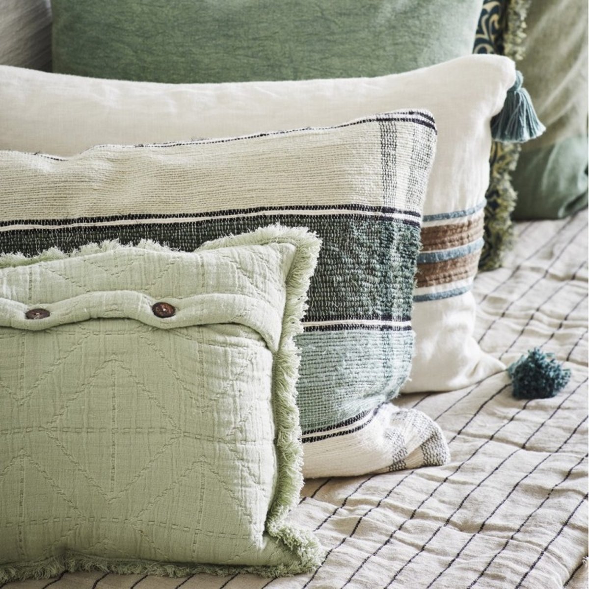 Housse de coussin coton vert amande, MADAM STOLTZ