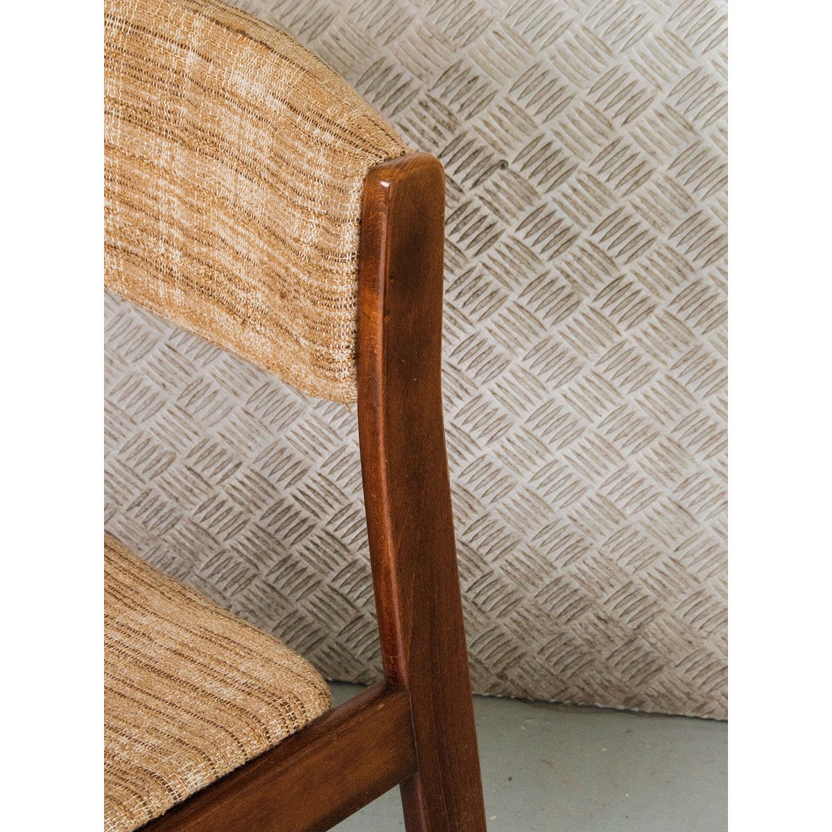 Lot de 6 chaises scandinaves Alma N°369 - Bon état bois, DEBONGOUT