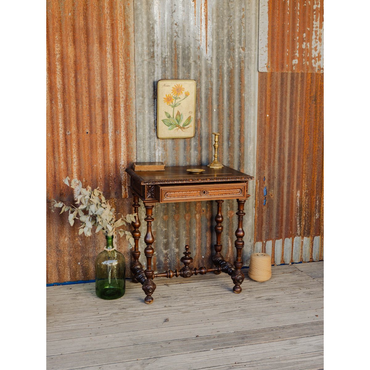 Table d'appoint en bois Francine N°1674 - Bon état bois foncé, DEBONGOUT
