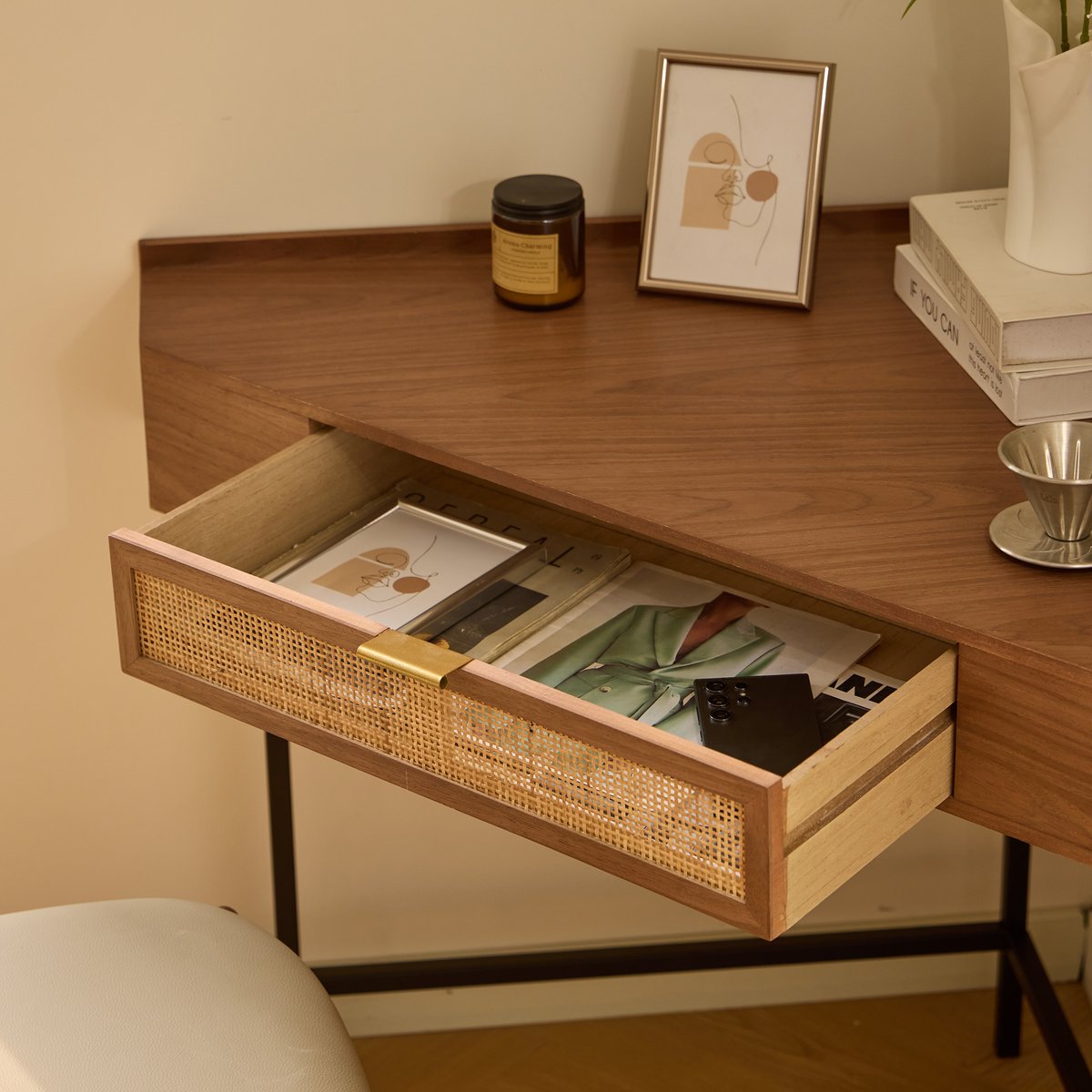 Bureau d'angle, bois de noyer et rotin, 1 tiroir, SETO bois naturel, NORDLYS