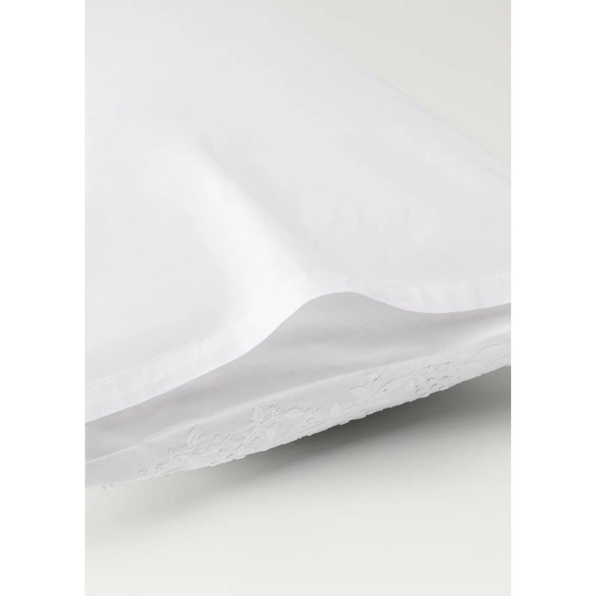 Deux taies d'oreiller percale de coton broderie fleur 50x75 cm blanc, MANGO HOME