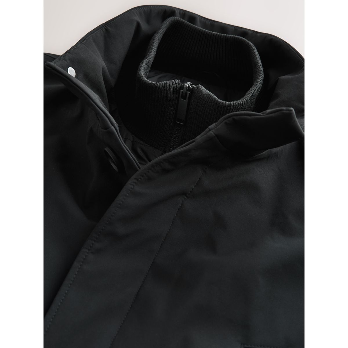 Manteau imperméable matelassé à col cheminée noir, NEXT