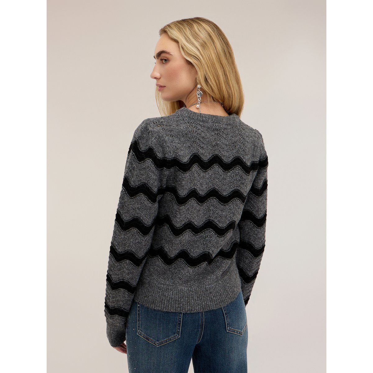 Pull brodé à vagues gris, MOTIVI