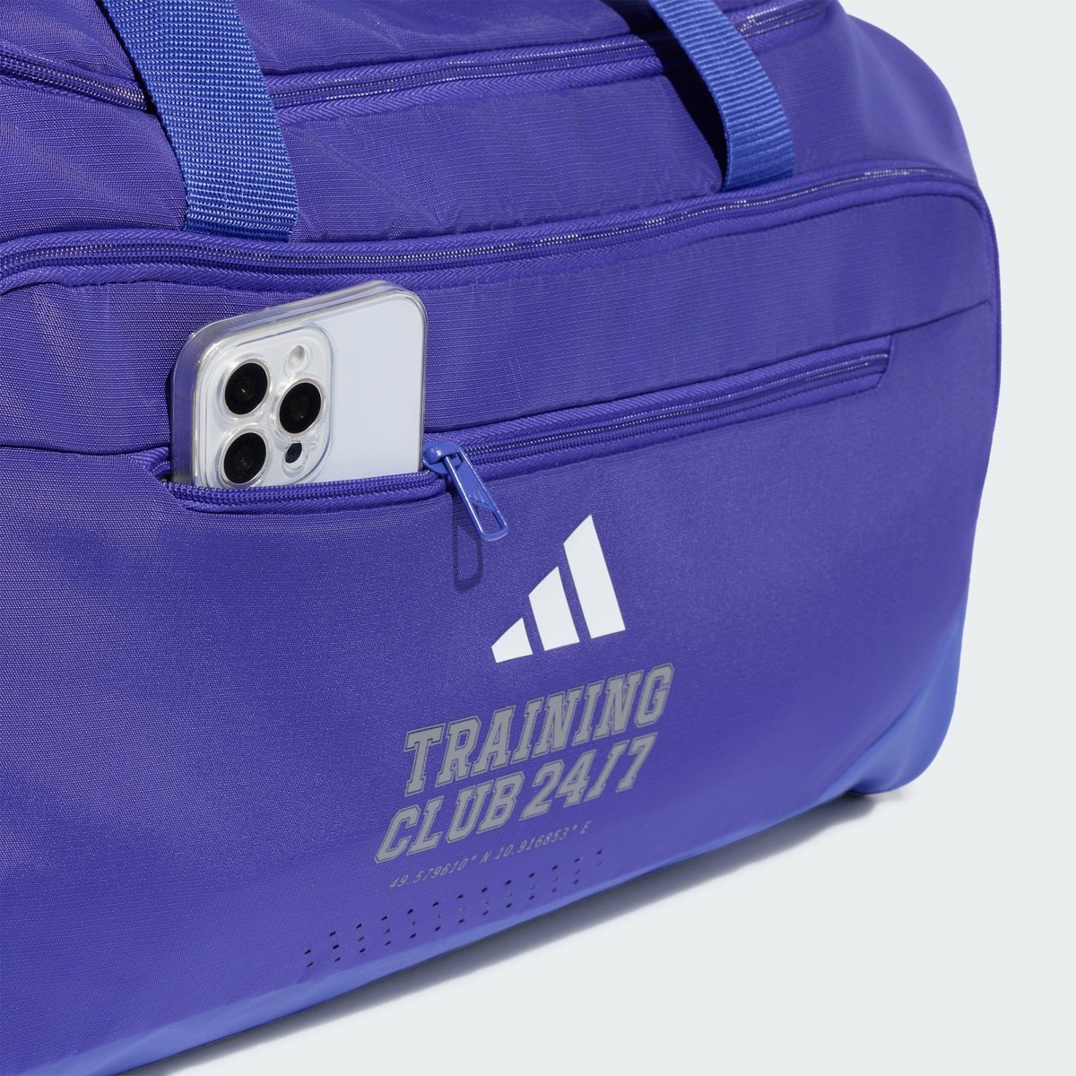 Sac Duffle Graphique Training Defender Format Moyen Sac Duffle Graphique Training Defender Format Moyen pure purple / grey / white, adidas Performance