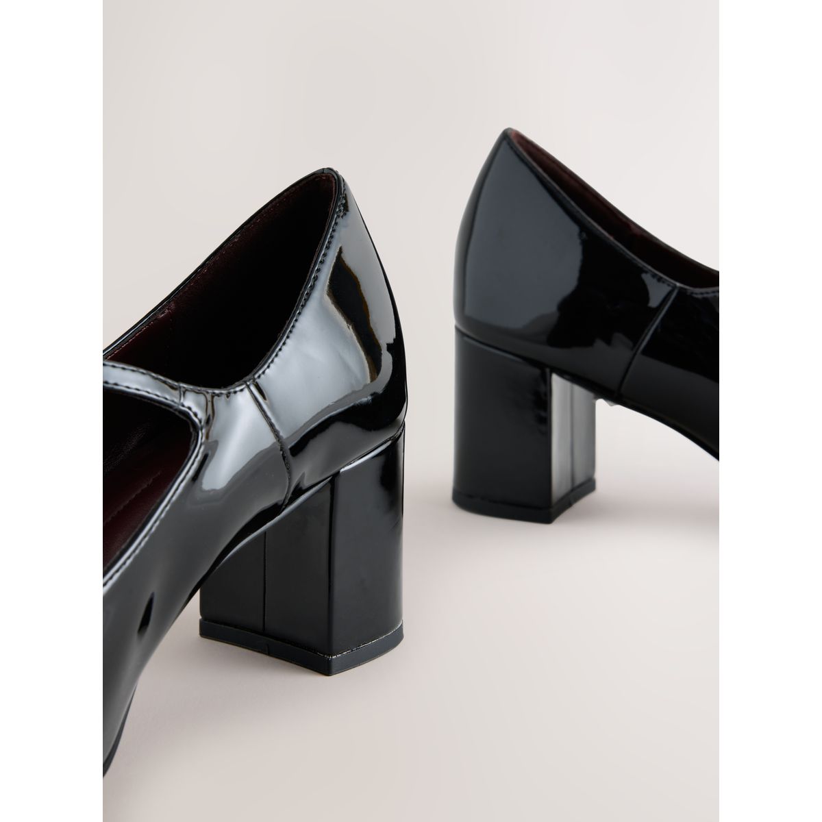 Babies style escarpins bout rond/talon carré noir, NEXT