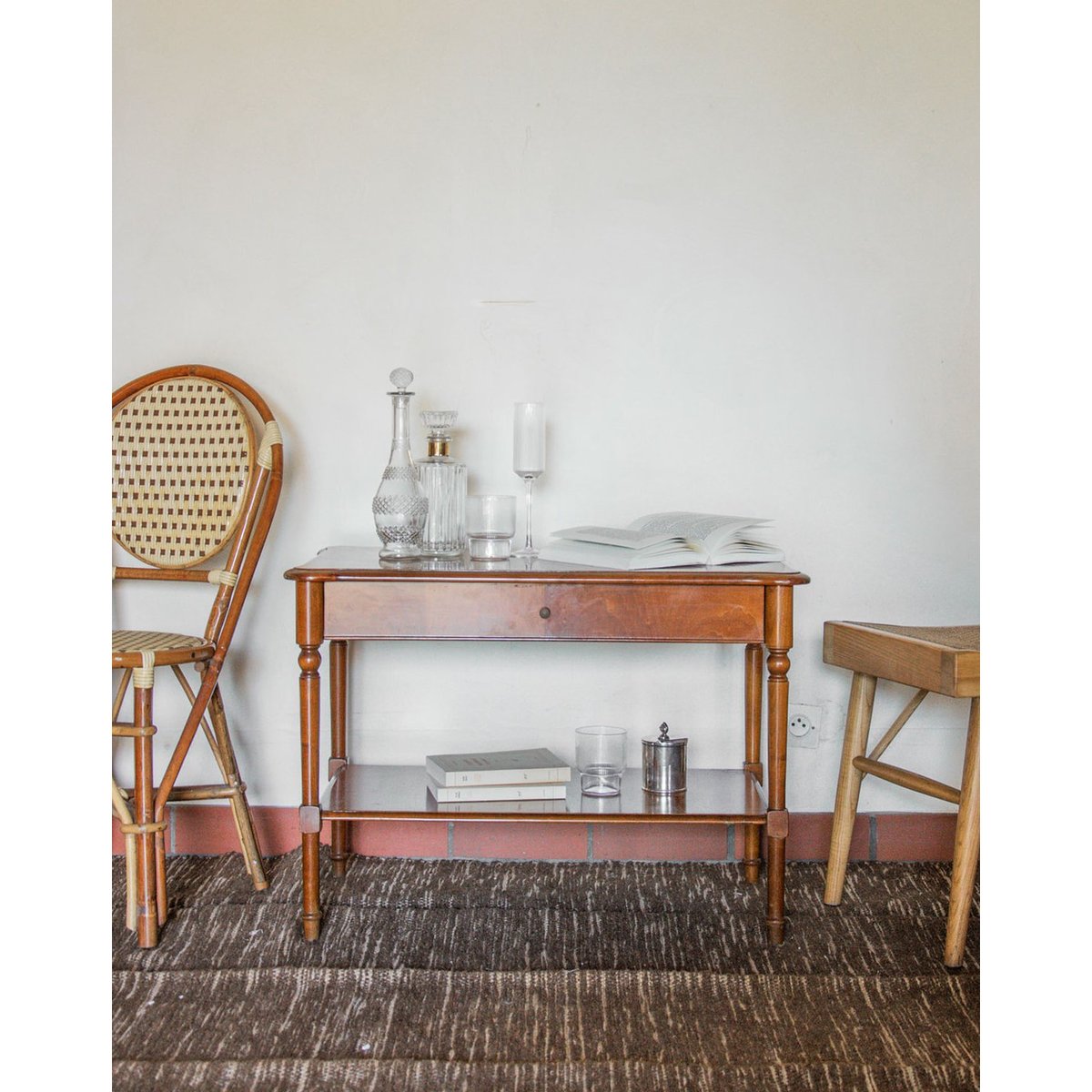 Table d'appoint en bois Francine N°363 - Bon état bois, DEBONGOUT