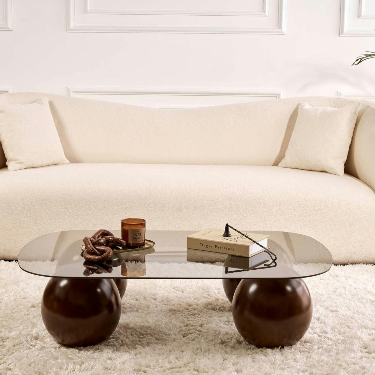 Table basse en verre bords arrondis, pieds boule KOCHI verre fumé, PIER IMPORT