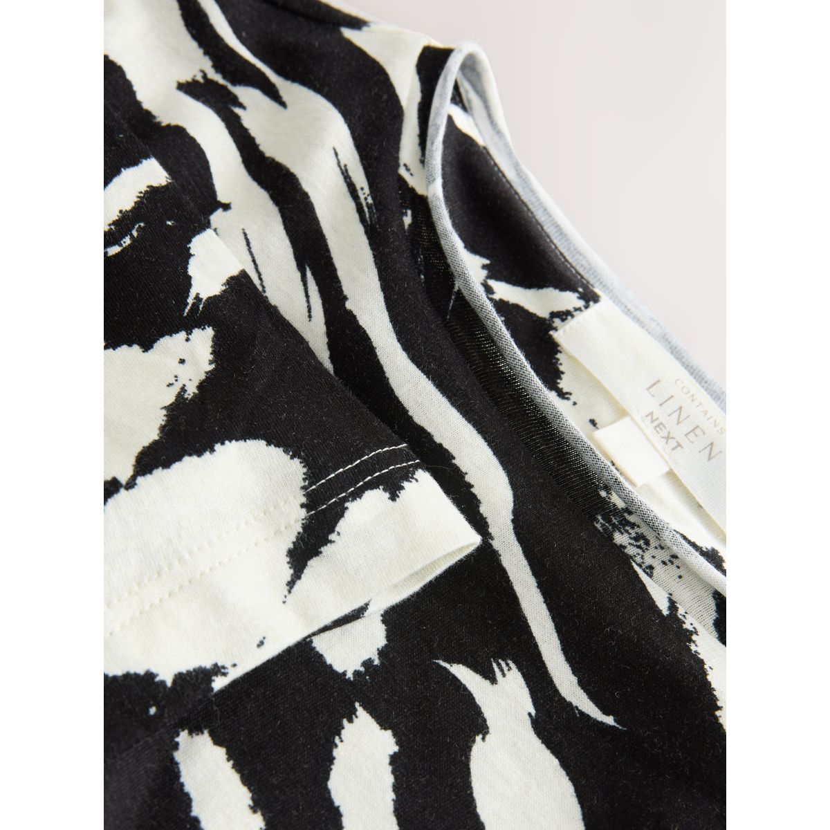 Robe midi à manches courtes en lin mélangé animal monochrome, NEXT
