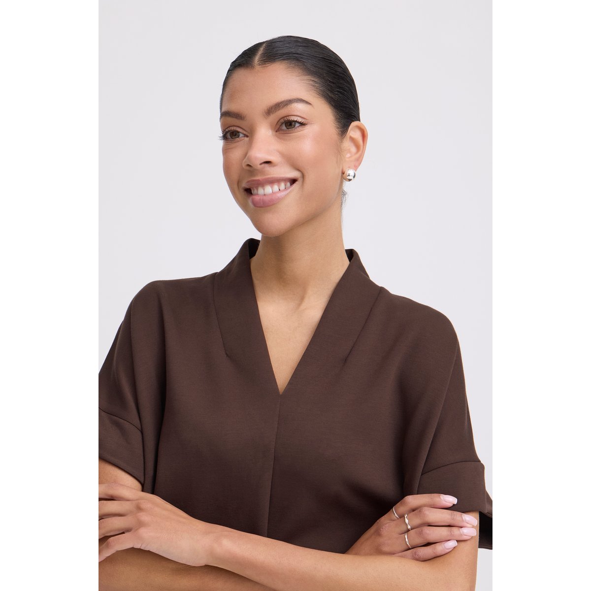 Blouse manches courtes, col V, coupe ample marron java, B.YOUNG