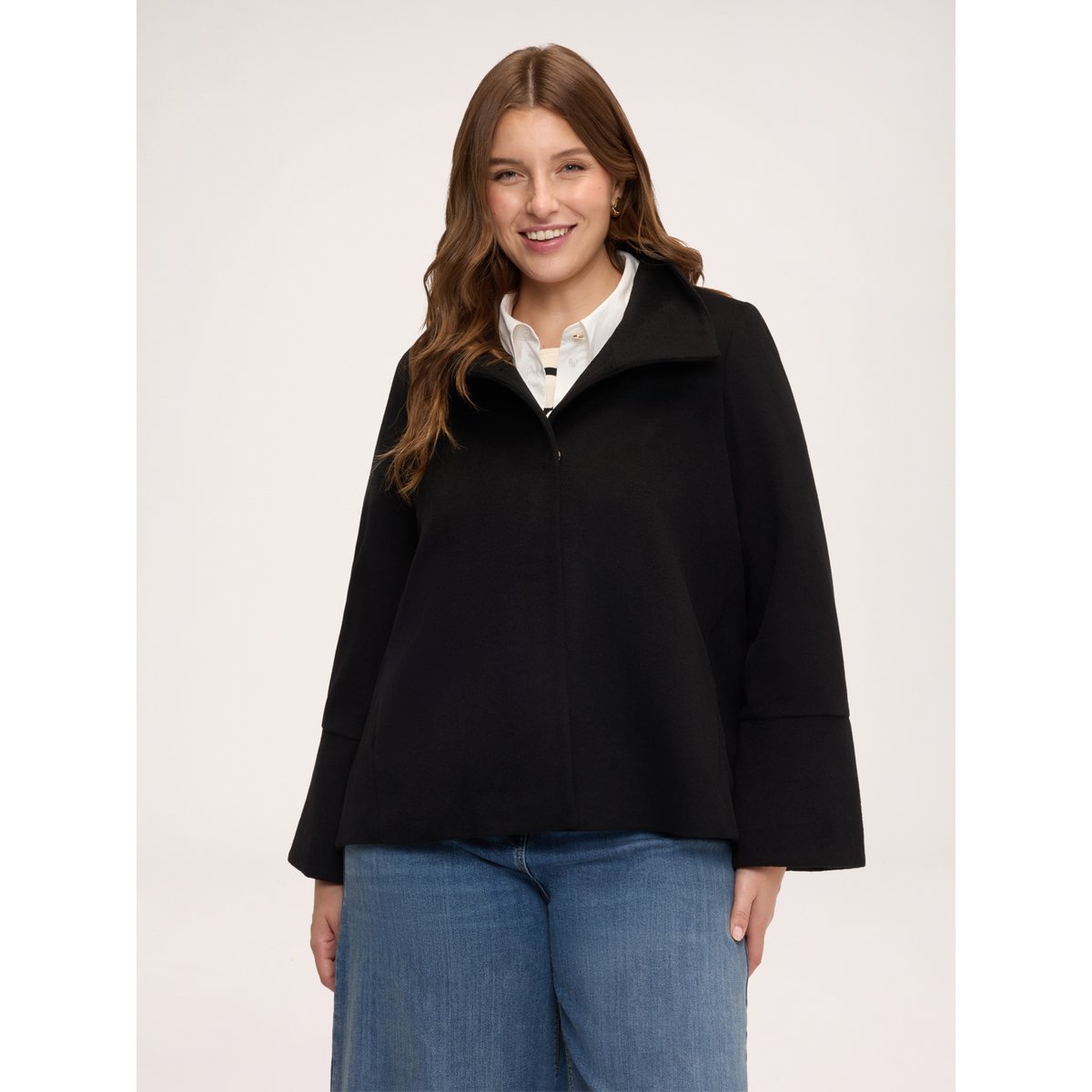 Cape avec col haut noir, FIORELLA RUBINO