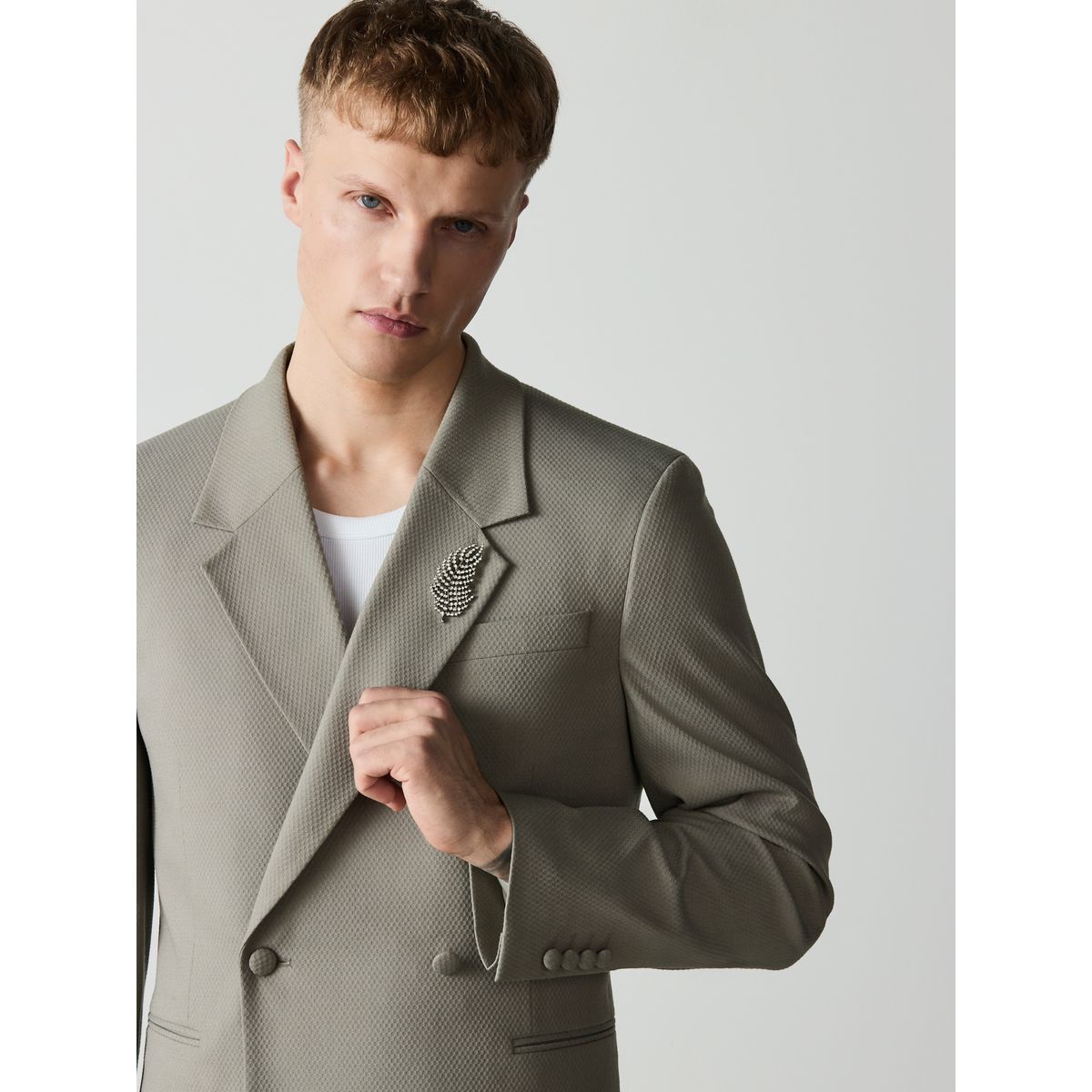 Veste de costume croisée avec broche gris, NEXT