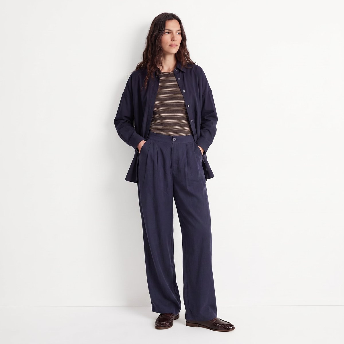 Pantalon taille haute à plis devant et jambe fluide ORENA bleu marine, ARTLOVE