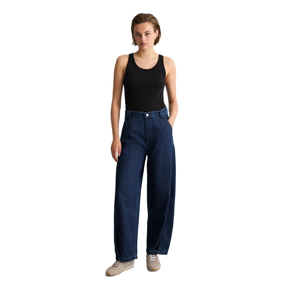 Jeans modèle Enni, coupe large et raccourcis réalisé avec Orange Fiber bleu, MARC O’POLO DENIM