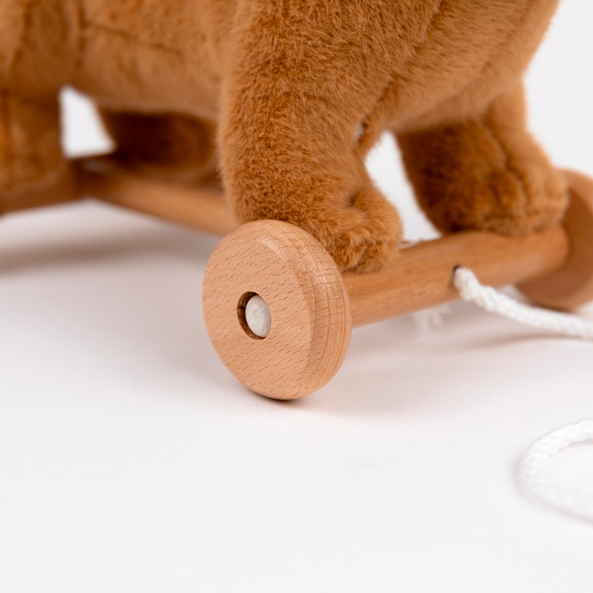 Edward le chien à tirer marron, EGMONT TOYS