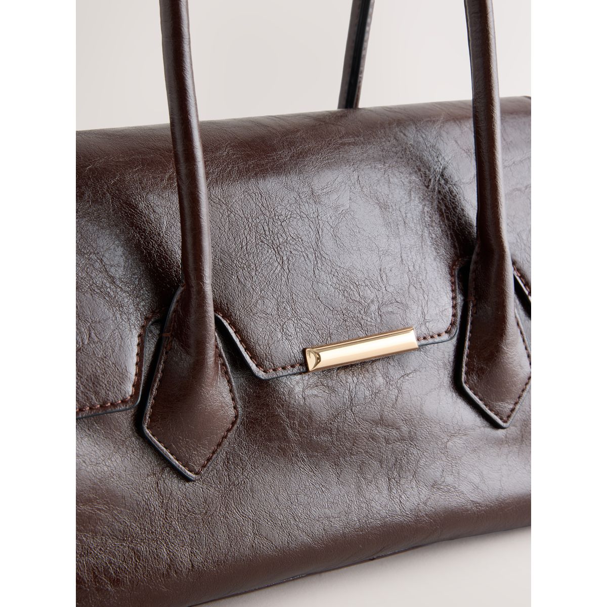 Sac bandoulière allongé marron chocolat, NEXT