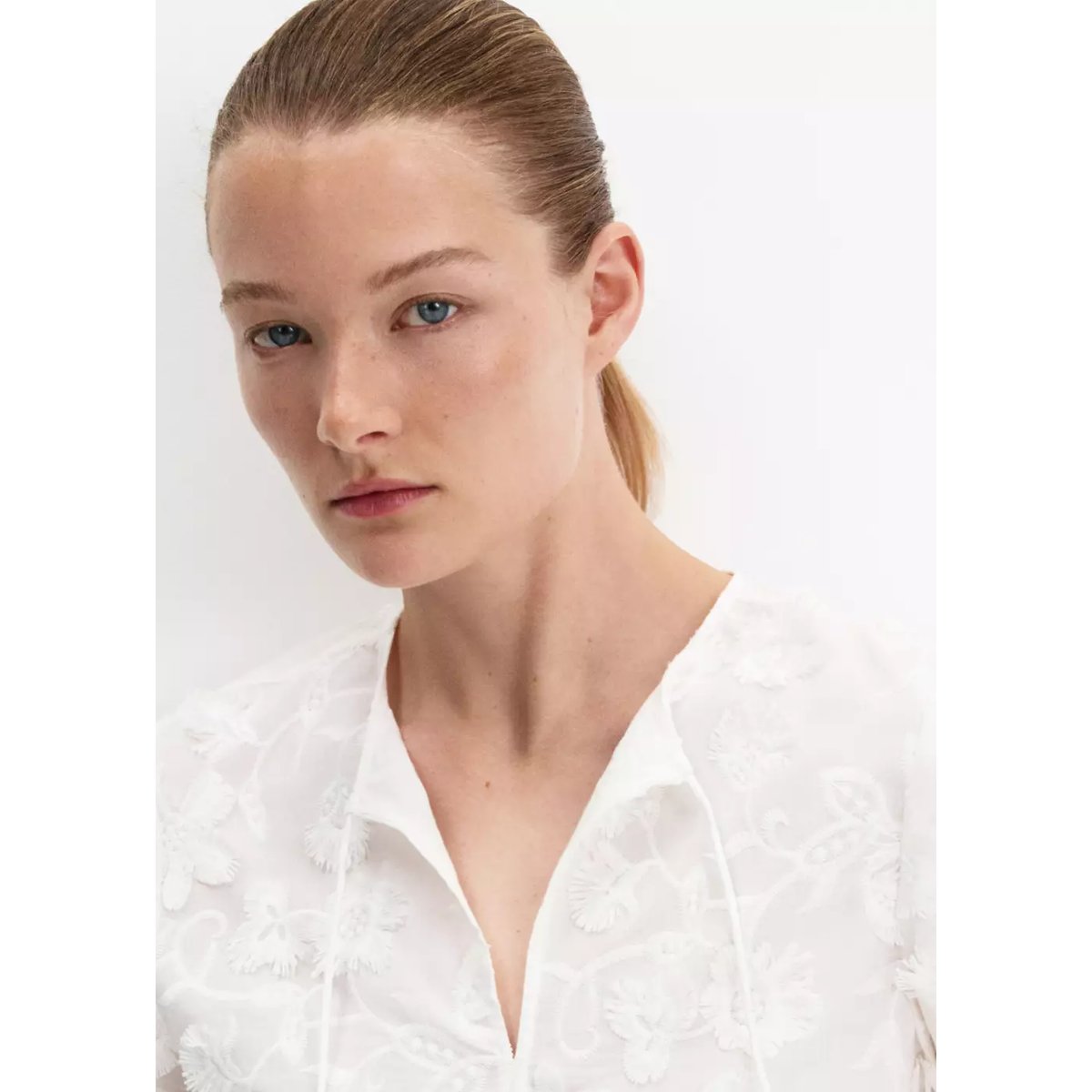 Blouse en coton fleurs brodées blanc, MANGO