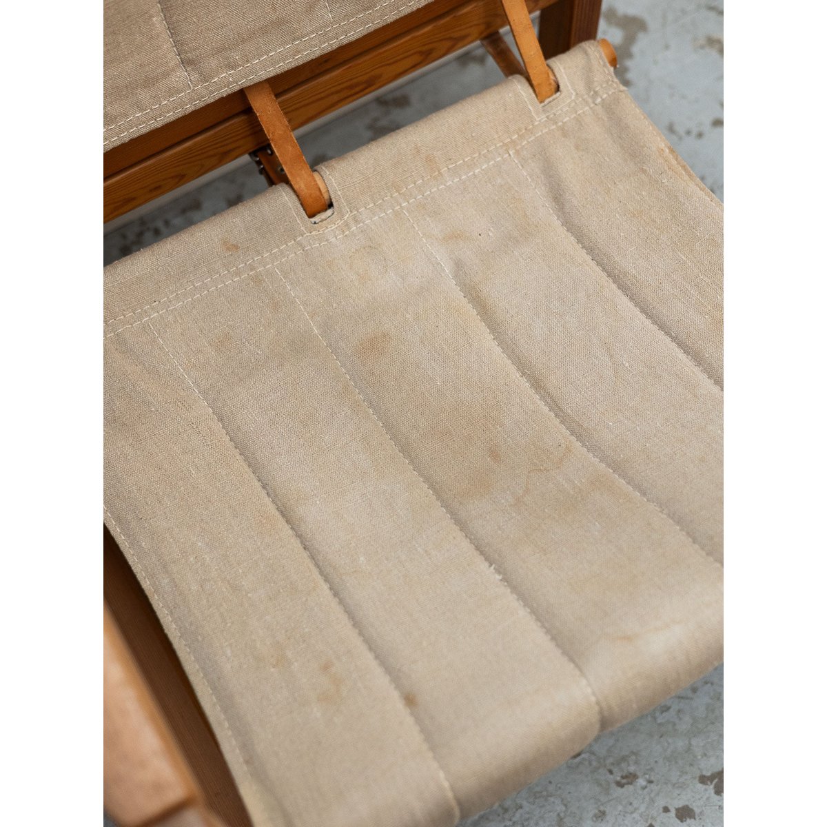 Fauteuil safari Ernest N°1637 - Bon état bois clair, DEBONGOUT