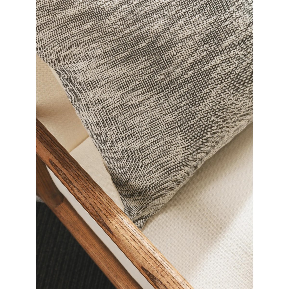 Housse de coussin tissé main NADIA gris, BENUTA