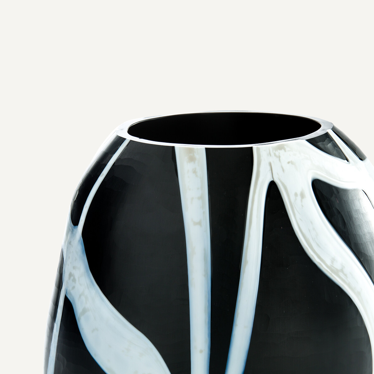 Vase en verre soufflé à la bouche, H26,5 cm, Neza noir/blanc, AM.PM