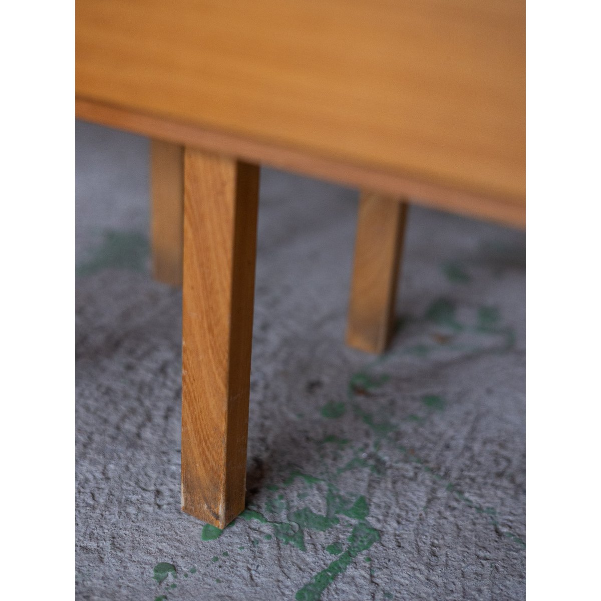 Paire de tables de chevet vintage Maïa N°1606 - Bon état bois clair, DEBONGOUT