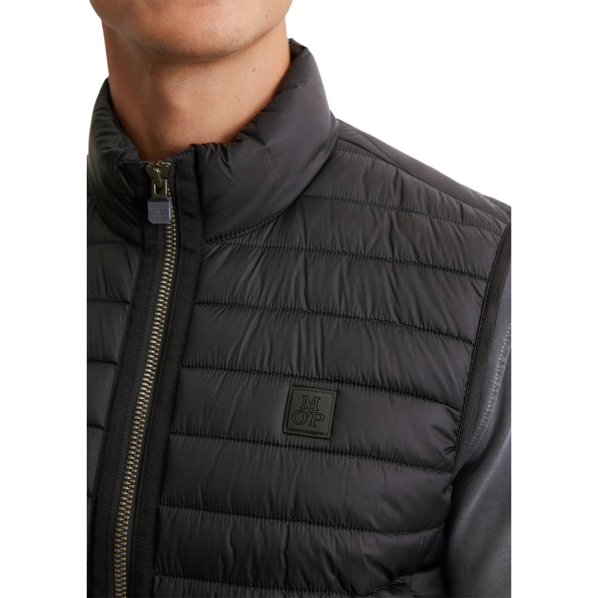 Gilet matelassé regular en matériau recyclé noir, MARC O'POLO