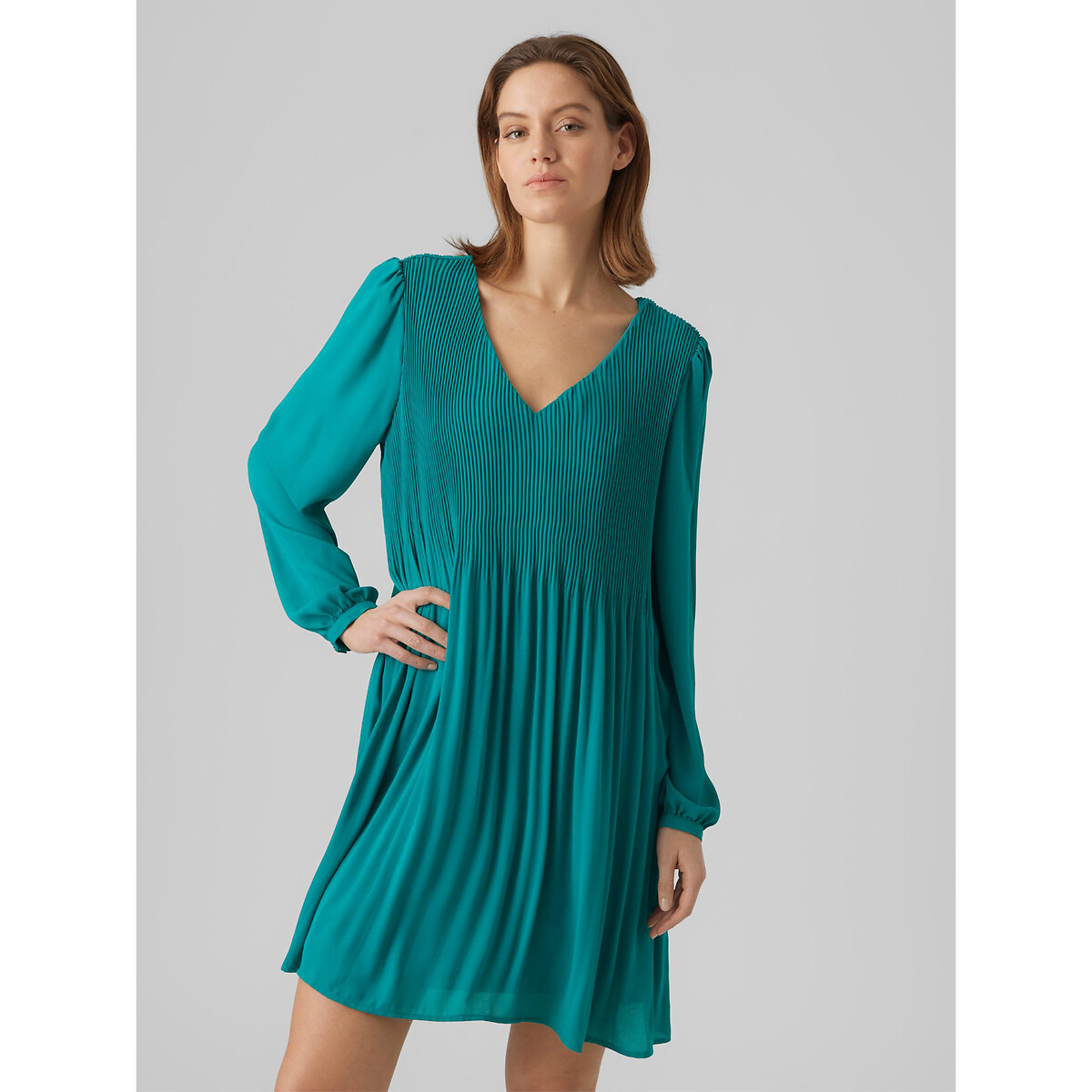 Robe courte plissée, nouée dos turquoise, VERO MODA