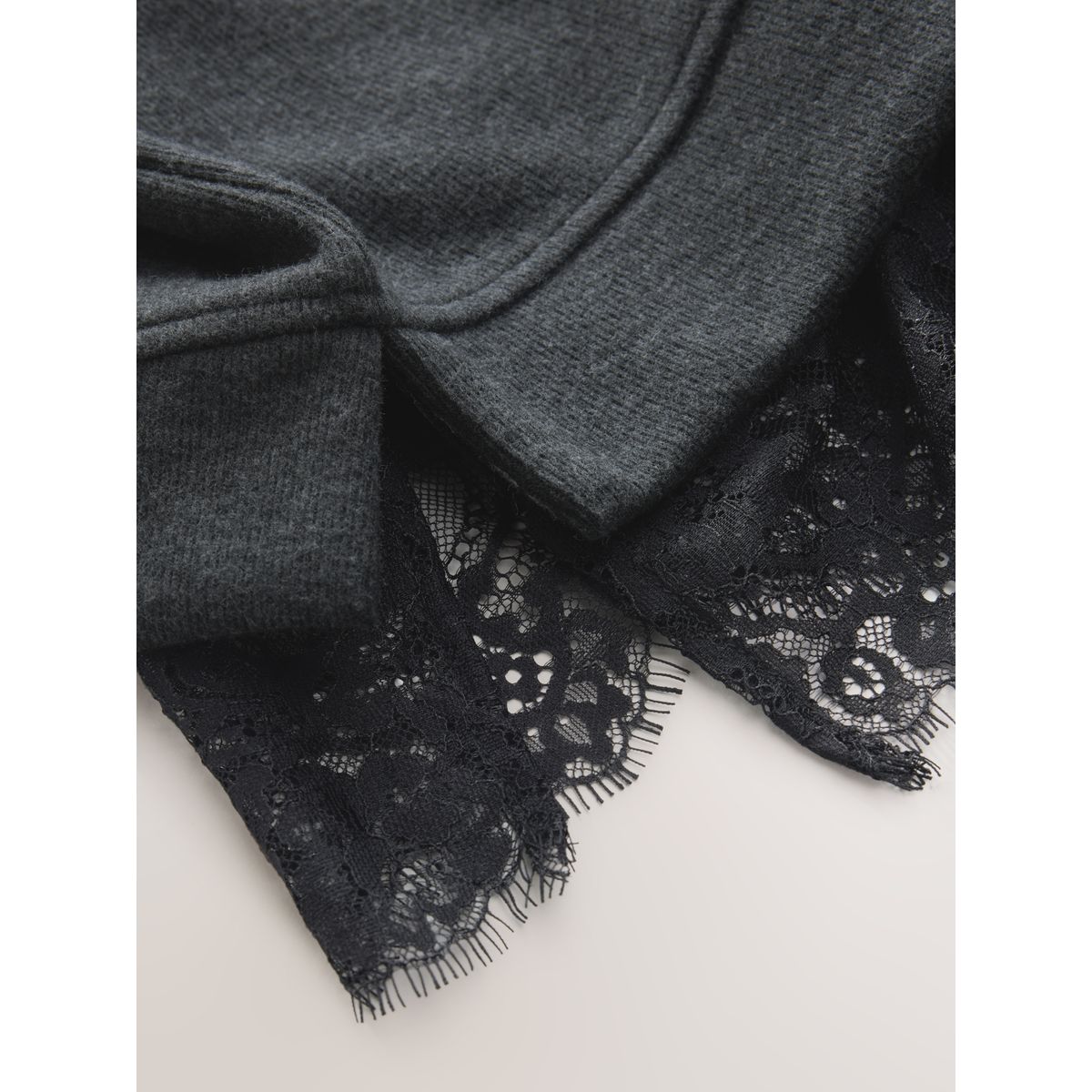 Haut confortable manches courtes et dentelle gris, NEXT