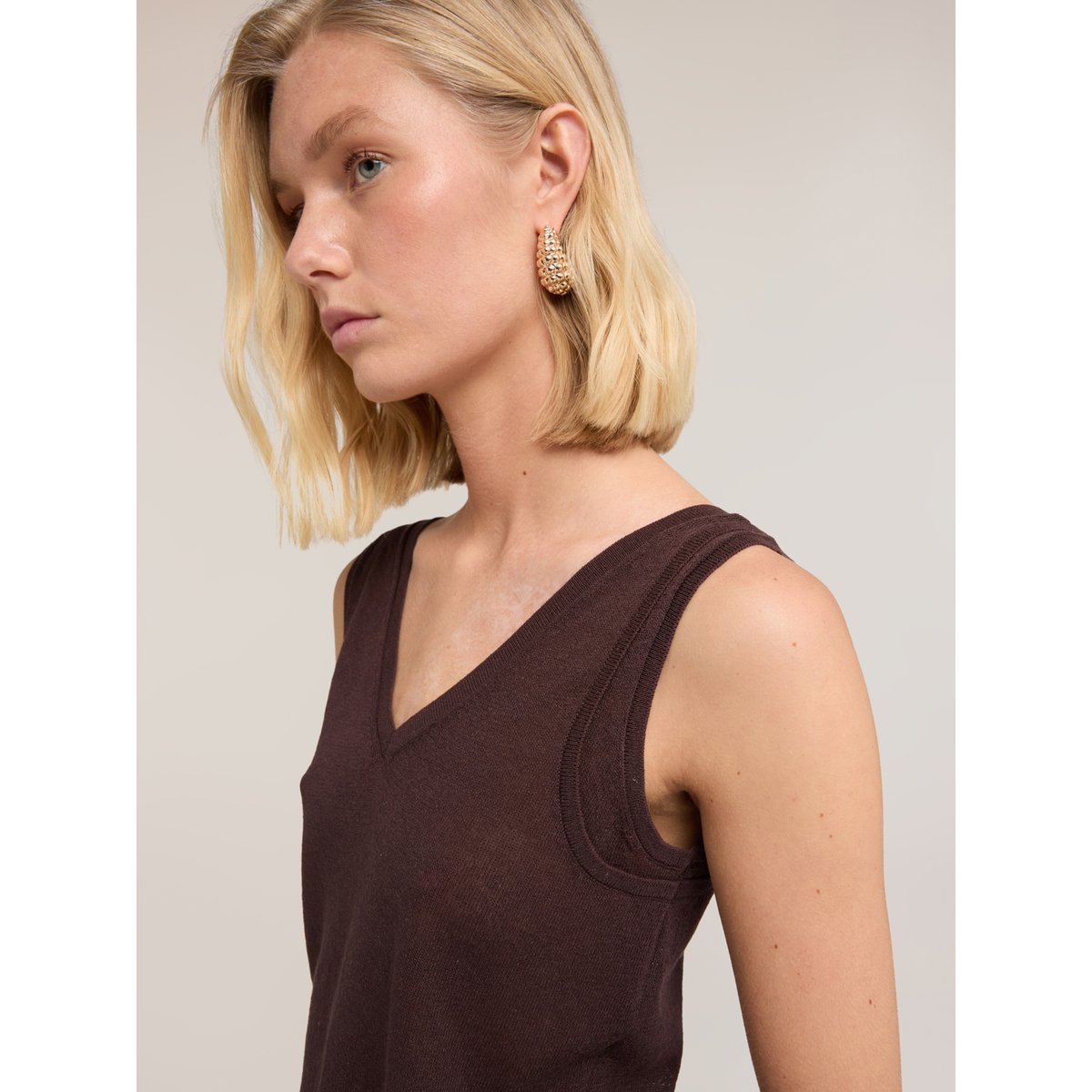 Haut marron, MOTIVI