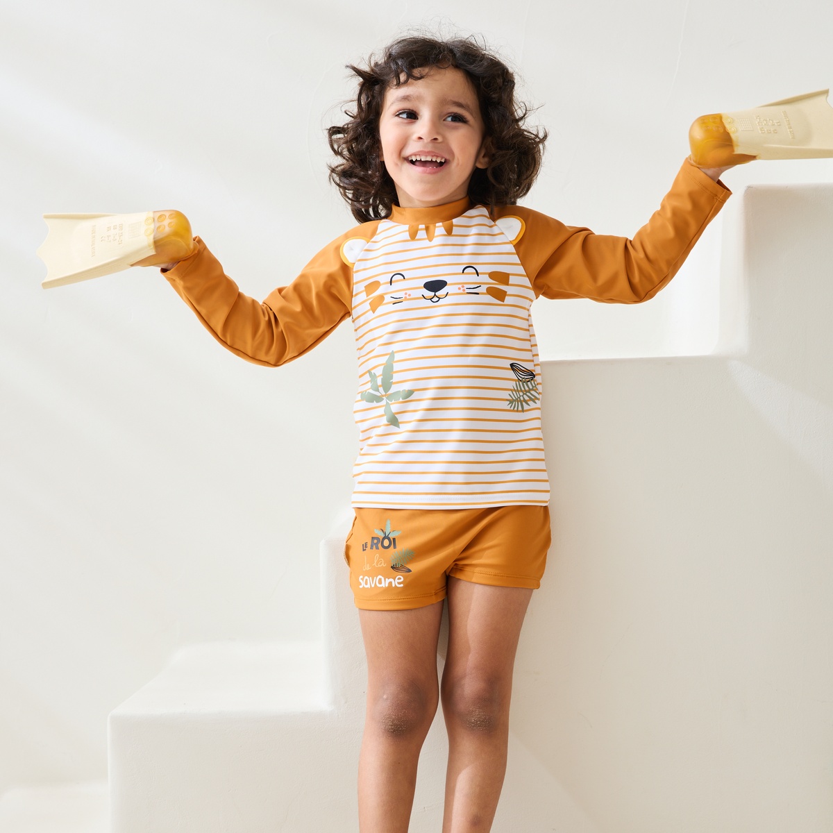 Maillot de bain bébé 2 pièces t-shirt de protection UV et boxer Mio camel, PETIT BEGUIN