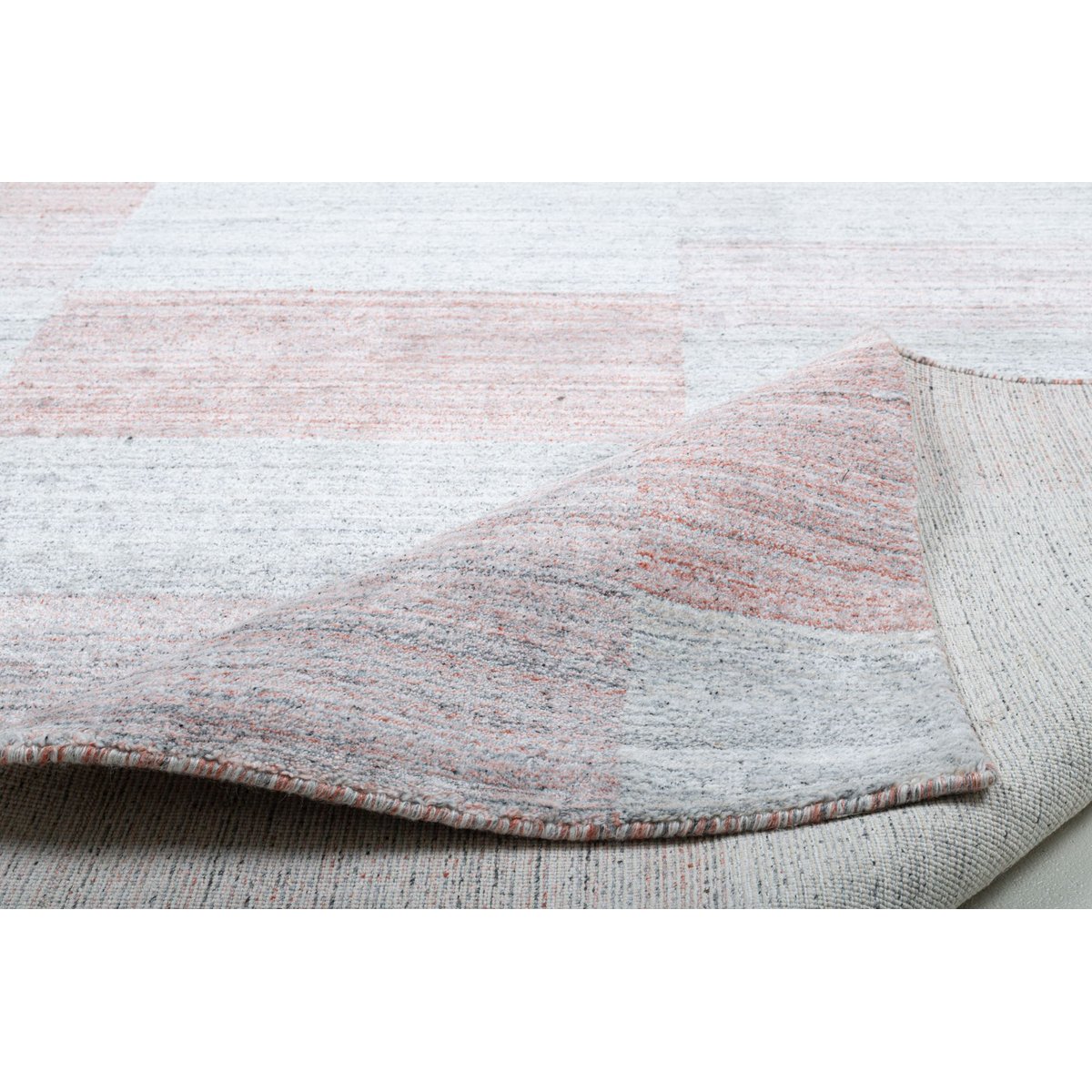 Tapis tissé main en viscose rose multi, THEKO