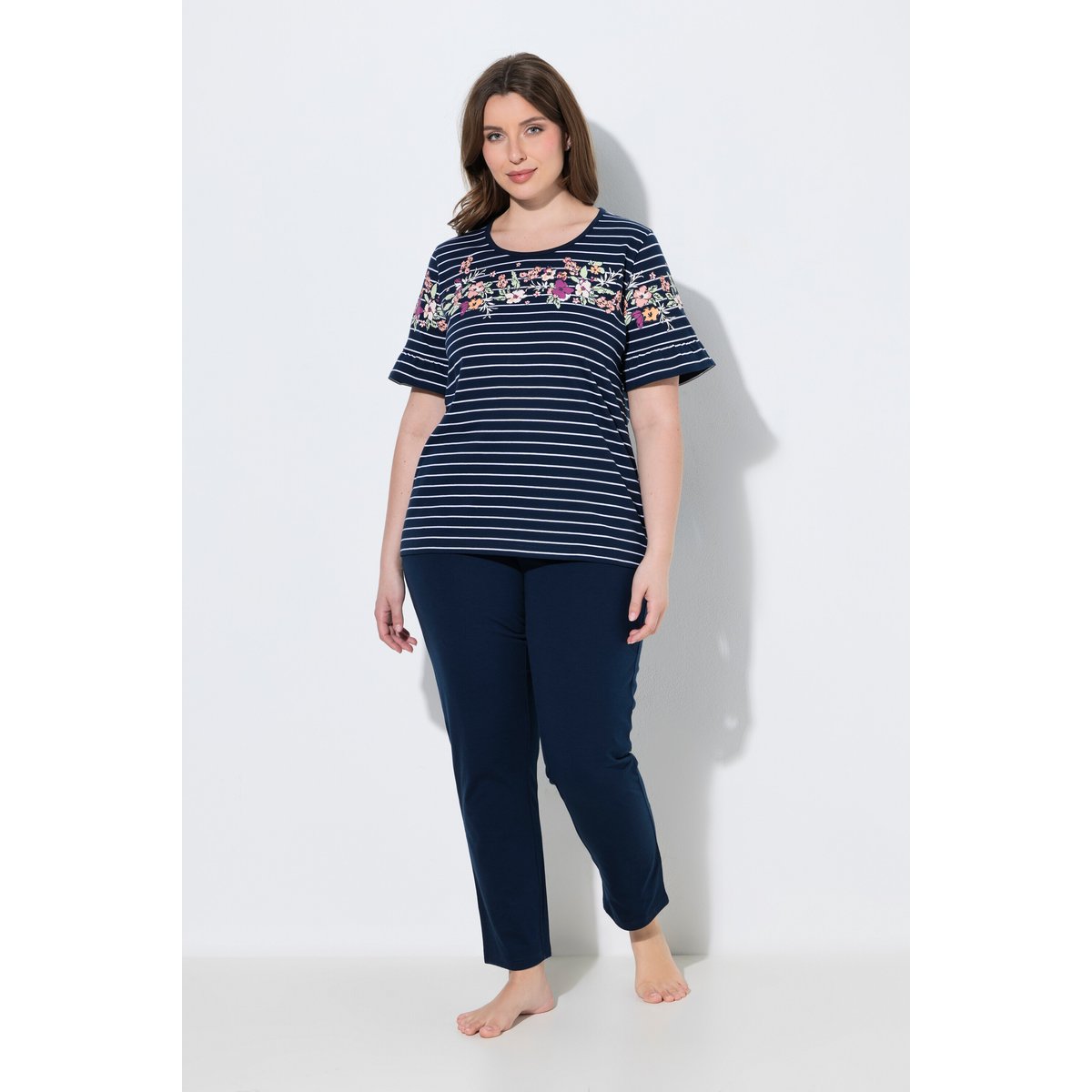 Pyjama à rayures florales, col rond bleu nuit, ULLA POPKEN
