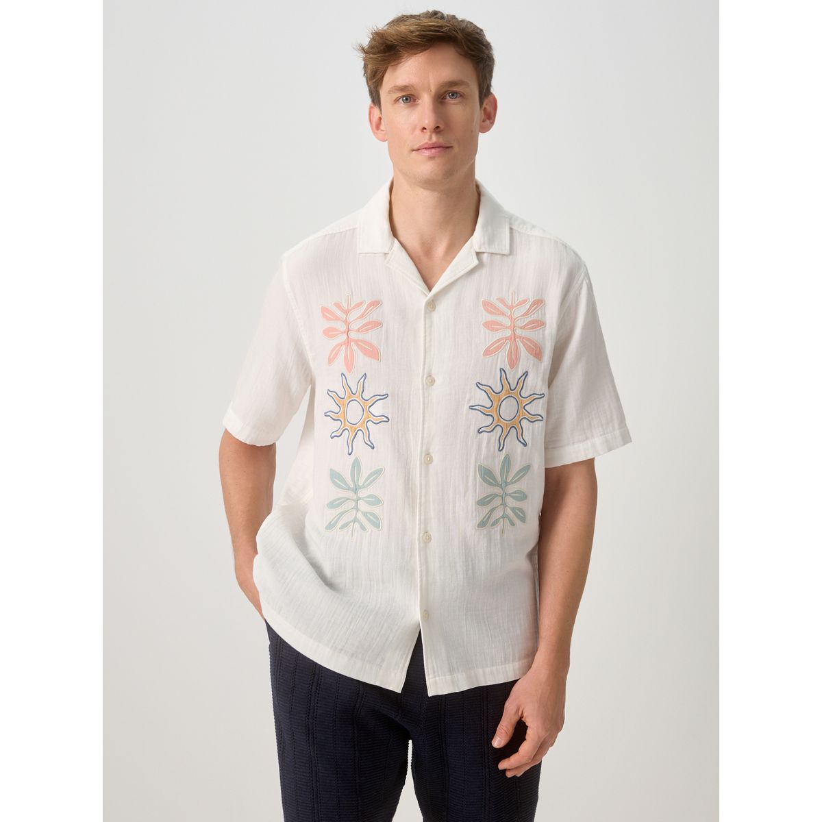 Chemise en étamine brodée à manches courtes blanc, NEXT