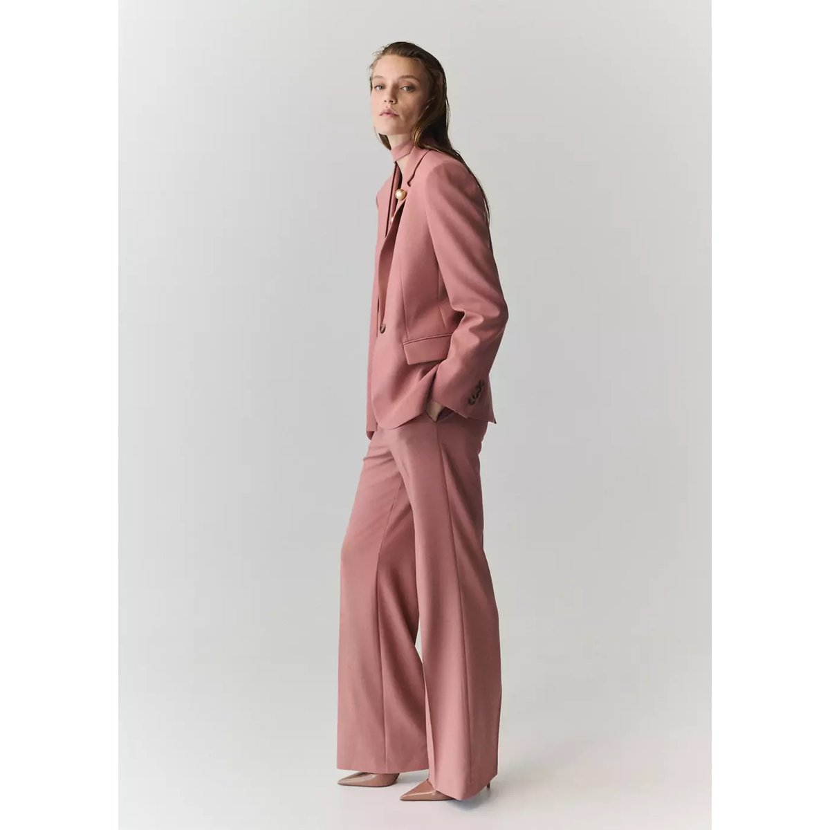 Blazer de costume droit avec poches rose, MANGO
