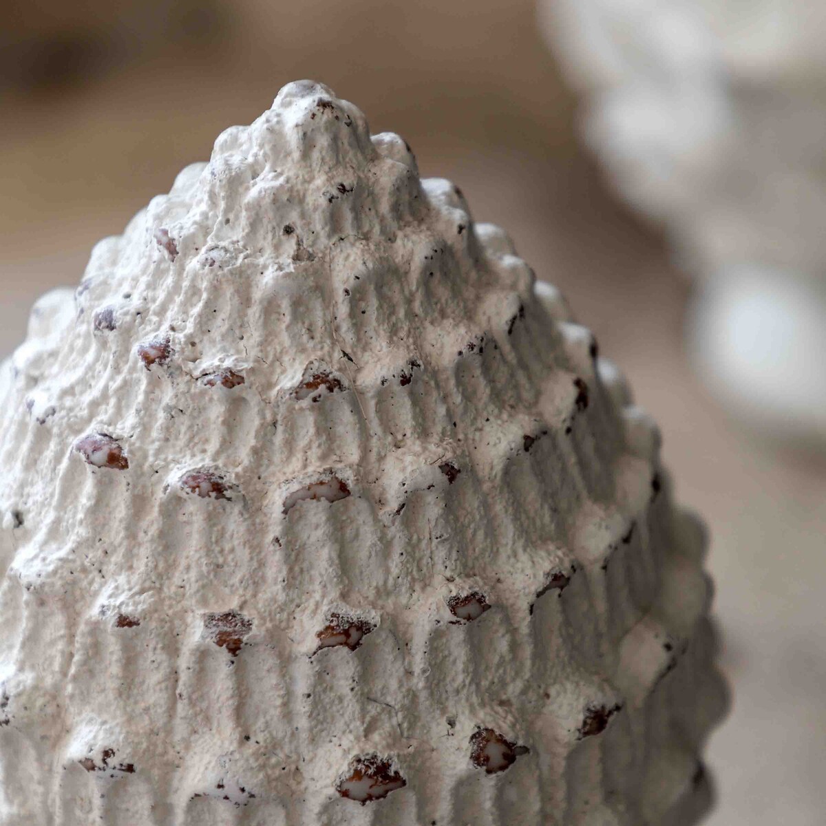 20cm Rustic Pinecone Sculpture Ornament white, ÉDITÉ