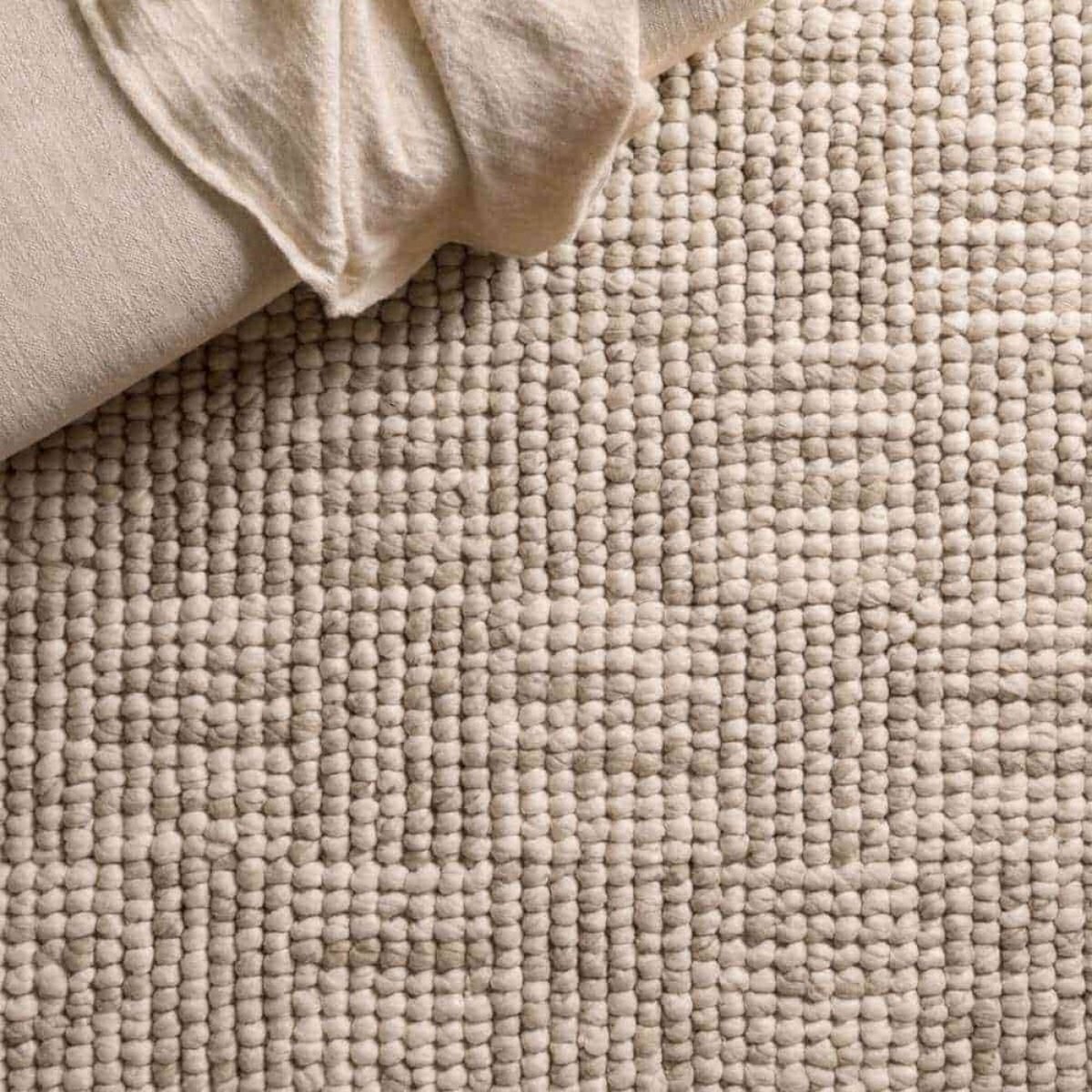 Tapis tufté main 140x80cm beige, ORNAMI