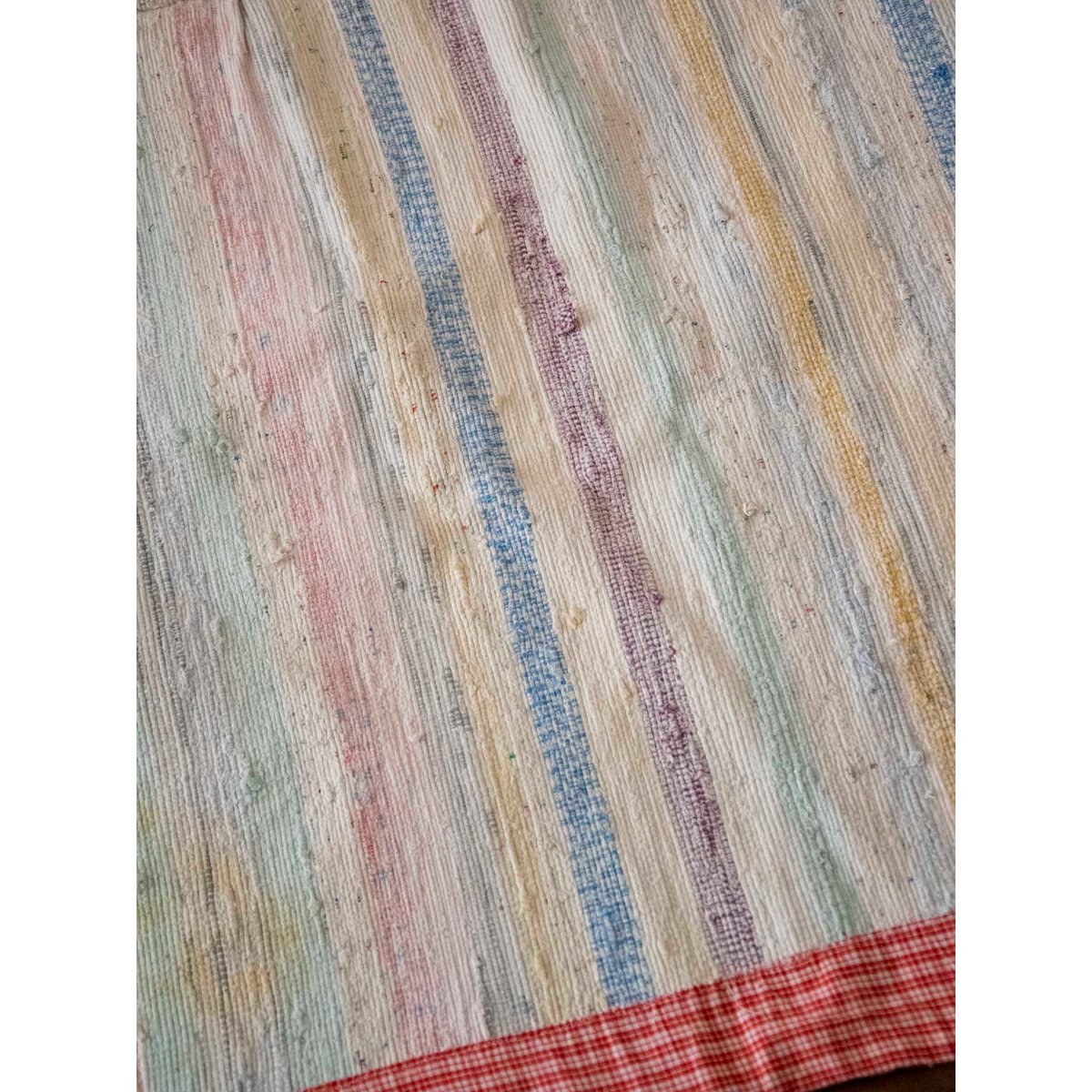 Tapis au rebord à carreaux Olivier N°115 - Bon état rouge, DEBONGOUT