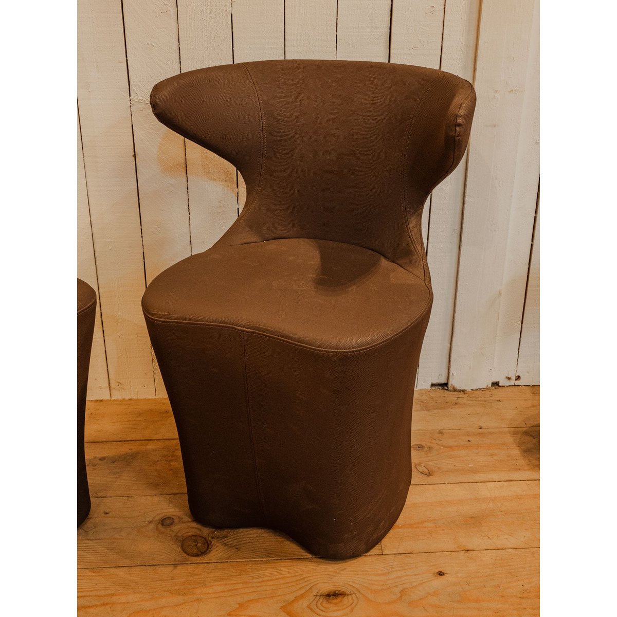 Paire de fauteuils marron Jakob N°703 - Bon état marron, DEBONGOUT