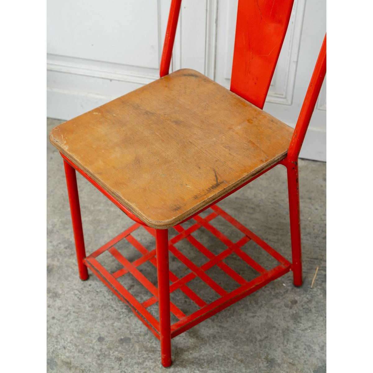 Paire de chaises chevet Tolix en métal rouge et bois Alma N°1707 - Bon état rouge, DEBONGOUT