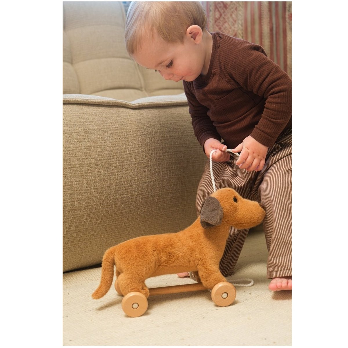 Edward le chien à tirer marron, EGMONT TOYS