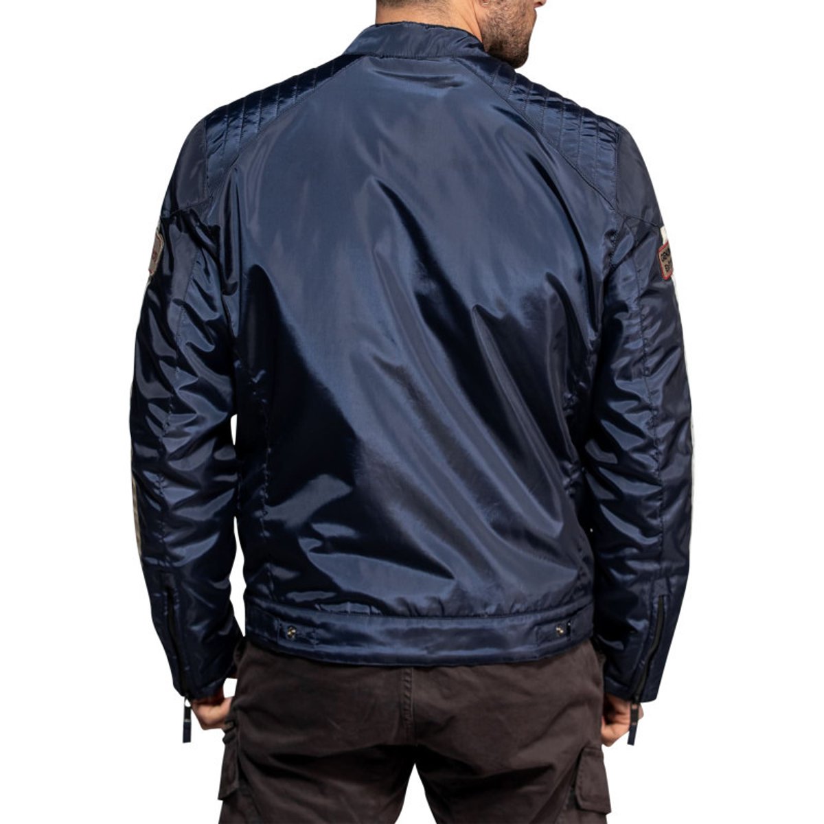 Blouson Gilmer marine à coupe droite pourvu d'un col à boutons pression bleu foncé, DAYTONA