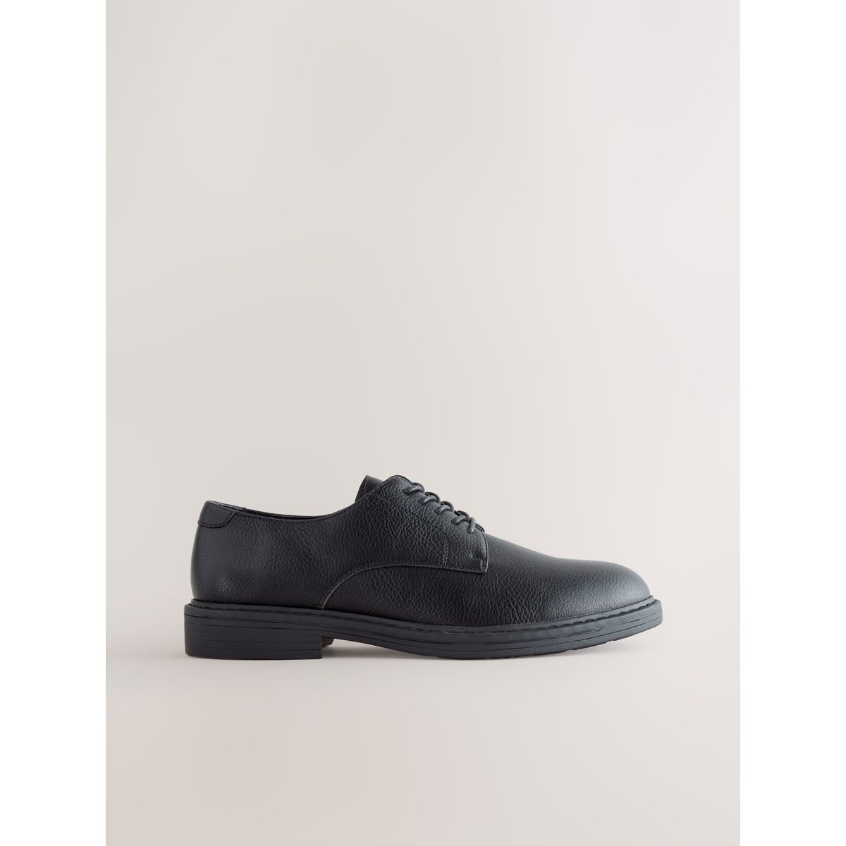 Derbys noir, NEXT