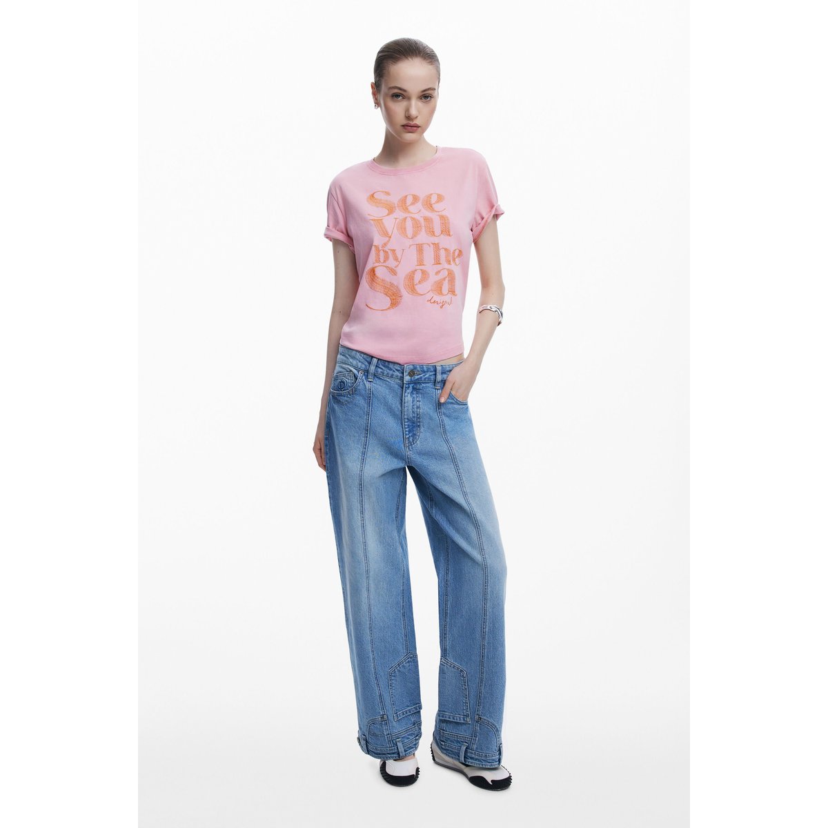 T-shirt rose avec message rouge, DESIGUAL