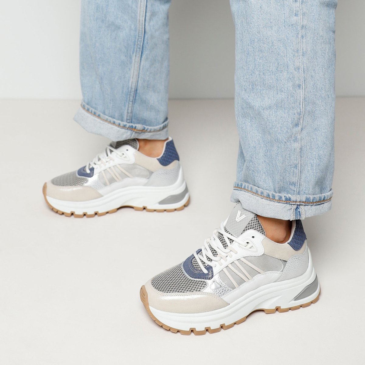 Baskets en cuir LIZ DAE bleu beige, VIA VAI