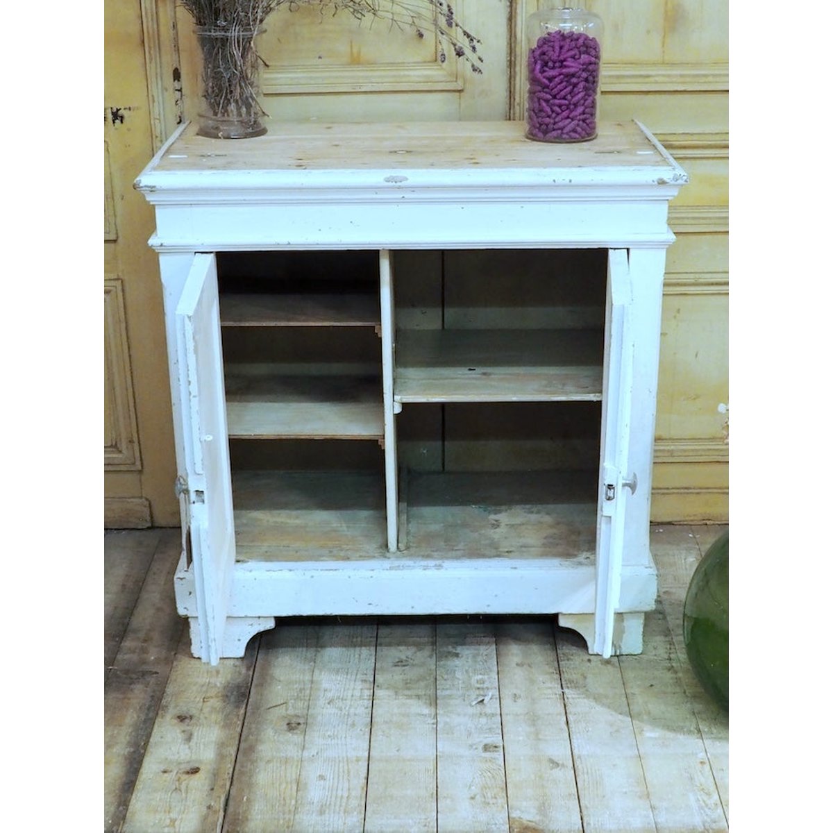 Buffet blanc en pin Gilbert N°655 - Bon état blanc, DEBONGOUT