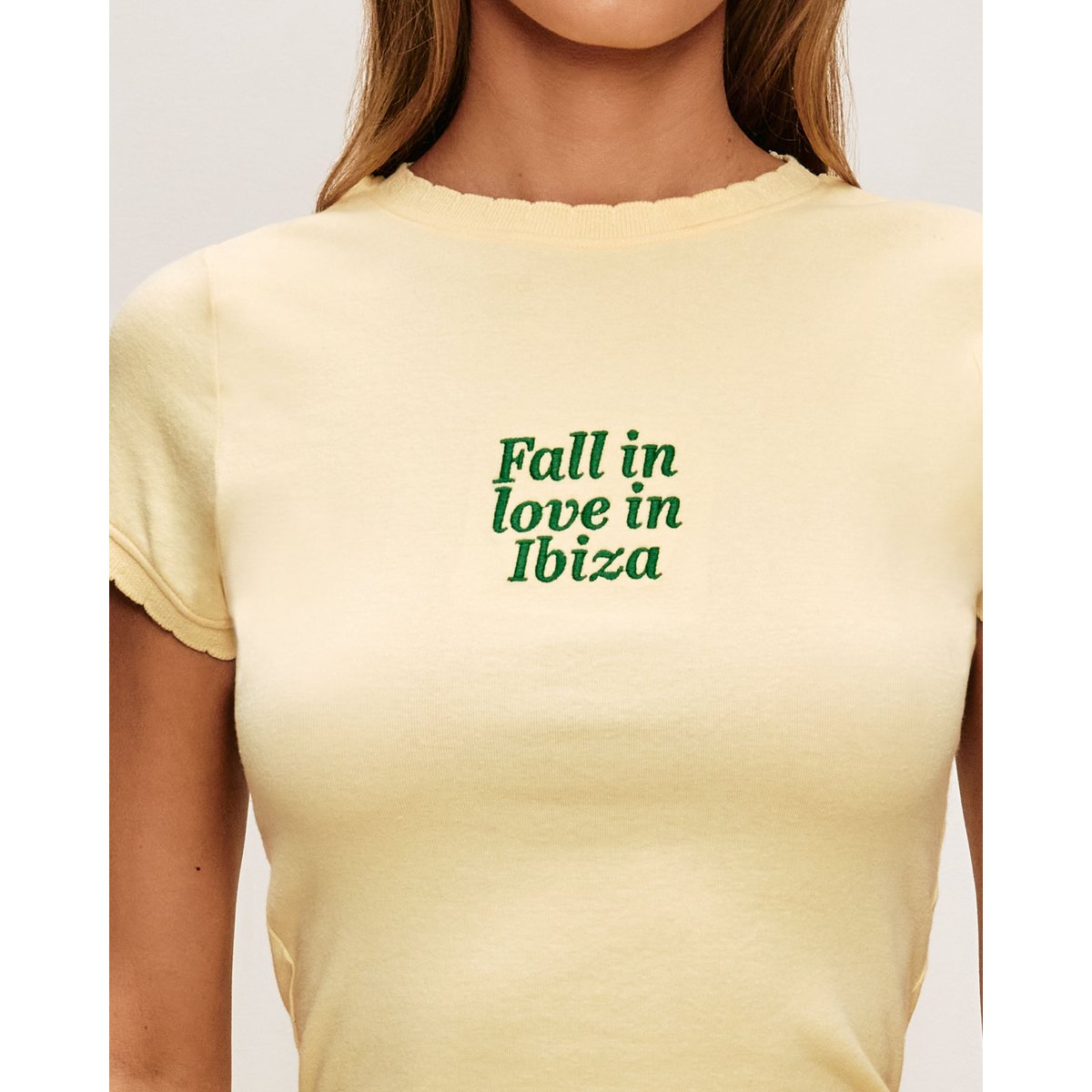 T-shirt en jersey avec broderie "Fall in love in Ibiza" FRUITILIZ jaune, UNDIZ