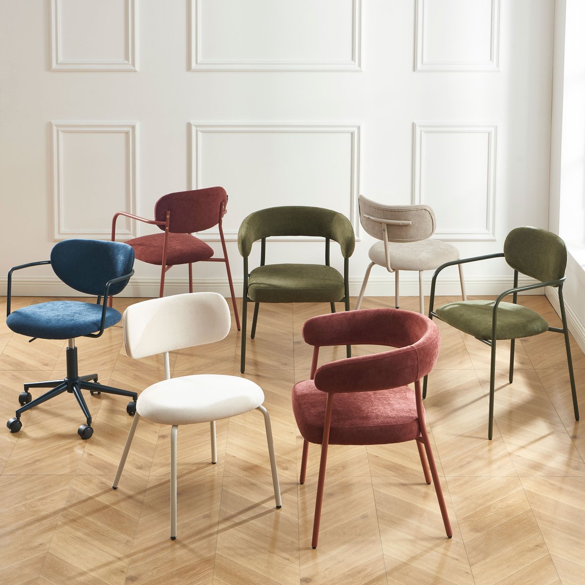Chaise en tissu et acier terracotta, PANTONE