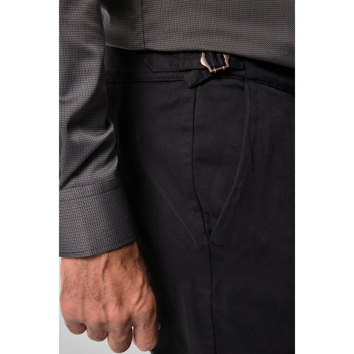 Chino à pinces FLEXNAMIC® noir, JP1880