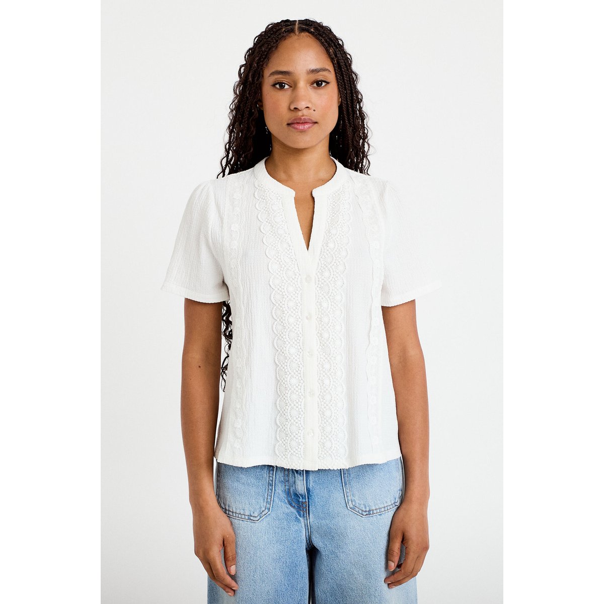 Blouse plastron brodé manches courtes ecru, CACHE CACHE